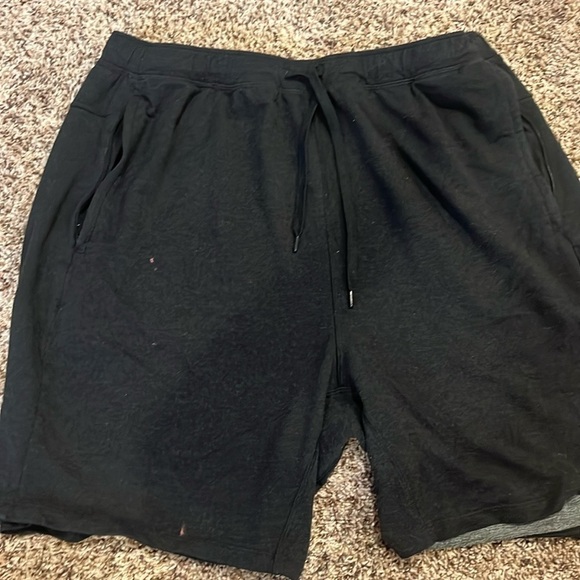 MENS BLACK ADIDAS AEROREADY SHORTS - Picture 1 of 4